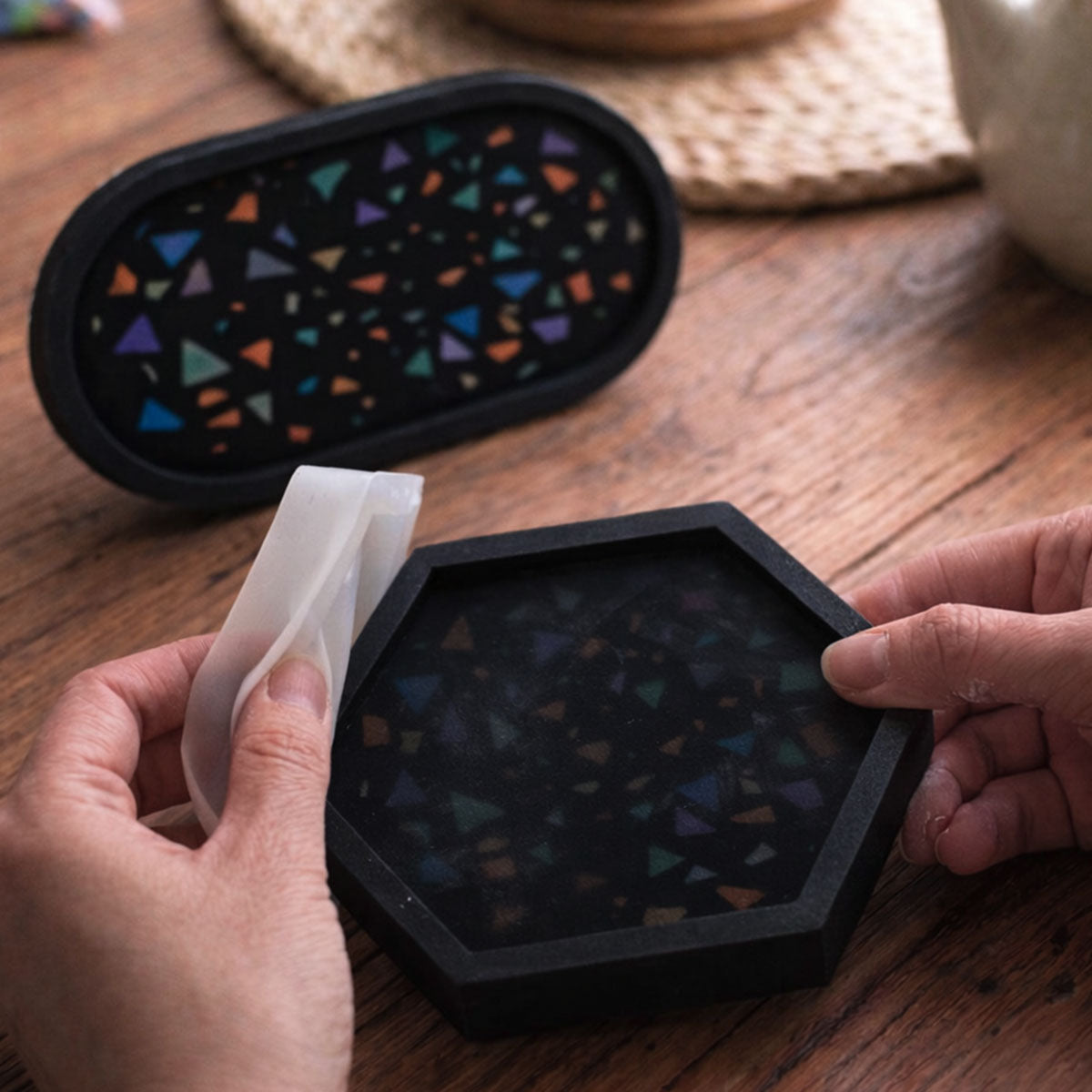 Kit Terrazzo Aqua [Noir Lava] : Élégance et Design Unique avec des Pépites Colorées